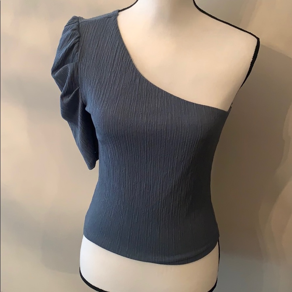 One Shoulder Puffy S/S Top